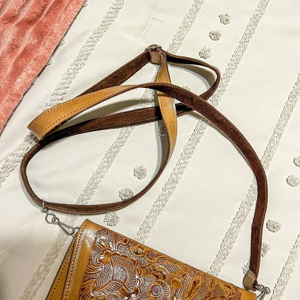 Women's Western Tooled Floral Leather Crossbody Wallet Purse